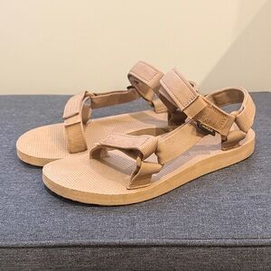 Teva Women's Original Universal Sandal in Sand Dune